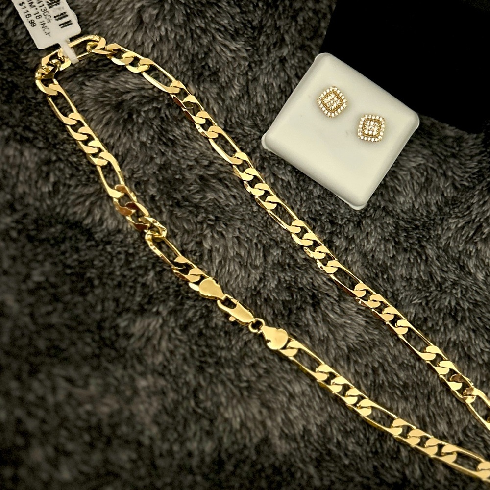 18”Gold Figaro Necklace and 1 1/3 ct square diamond 14k planted earrings 💎💎🌟🌟